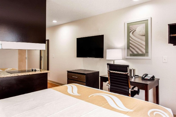 Quality Inn & Suites image 11