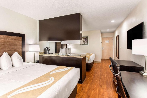 Quality Inn & Suites image 13