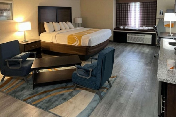 Quality Inn & Suites image 18