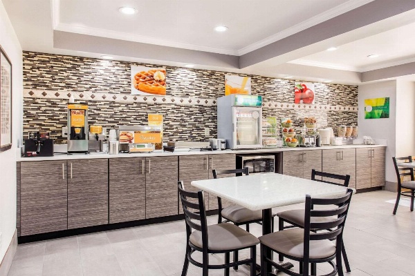 Quality Inn & Suites image 23