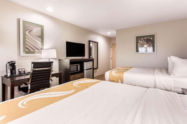 Quality Inn & Suites image 7